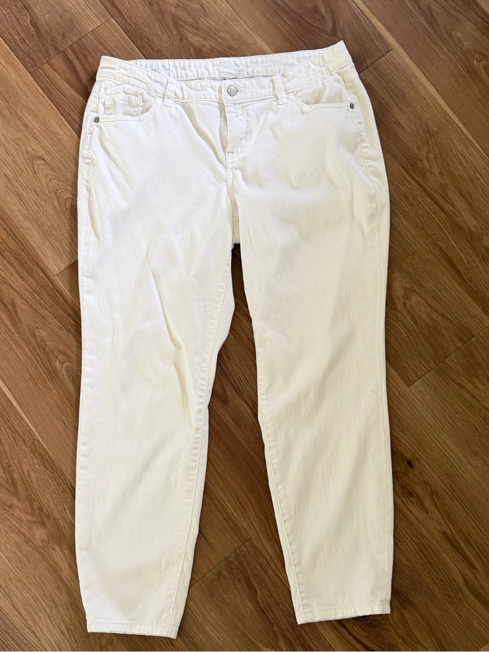 Tommy Bahama White Casual stretch denim jeans 10